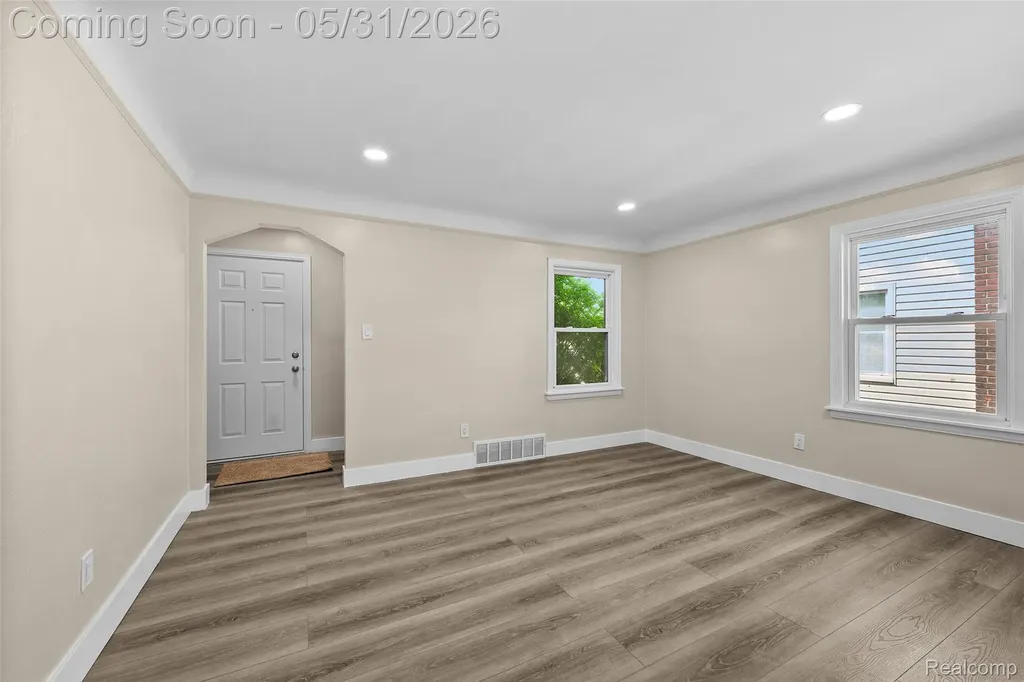 654 Ford Boulevard Lincoln Park City MI 48146