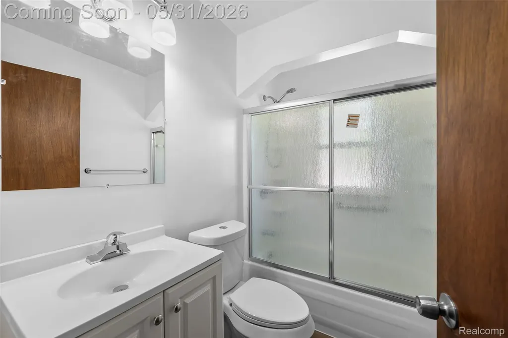 654 Ford Boulevard Lincoln Park City MI 48146