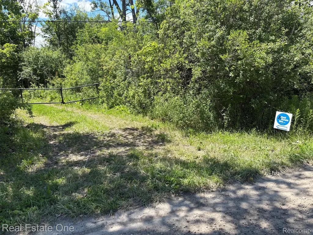 2983 N Harris Road Superior Charter Township MI 48198