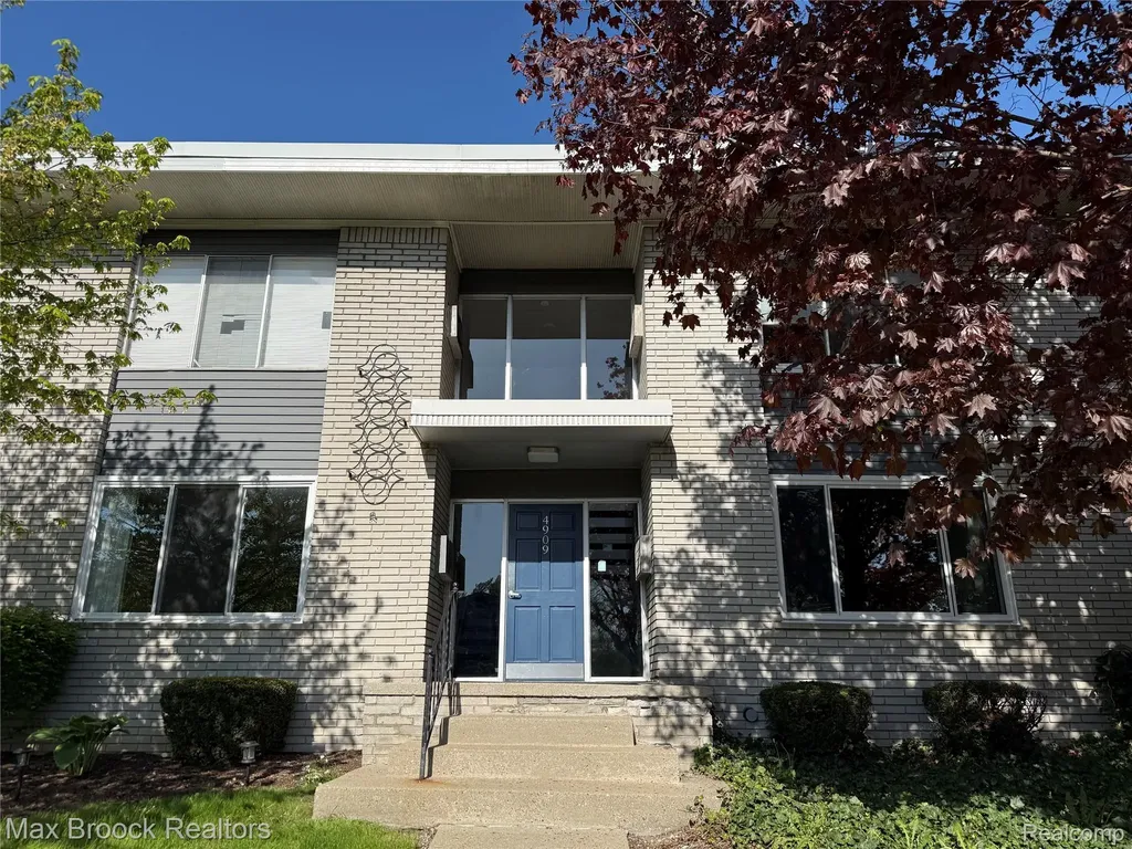 4909 Mansfield Avenue Royal Oak City MI 48073