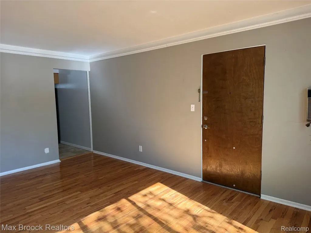 4909 Mansfield Avenue Royal Oak City MI 48073