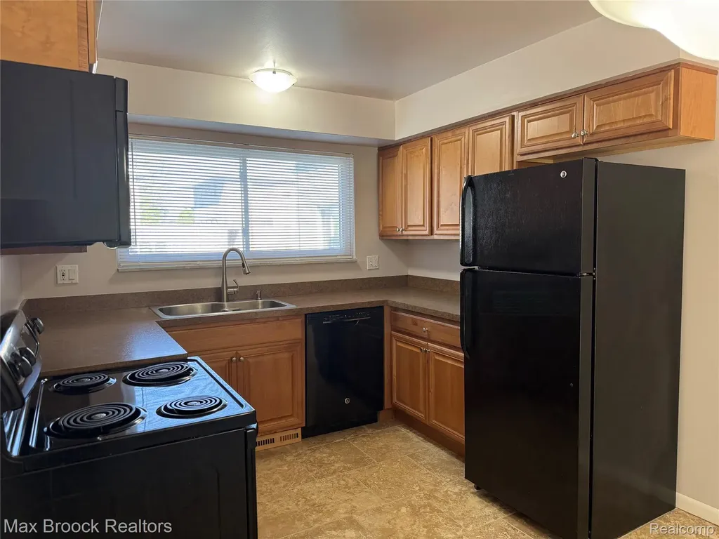 4909 Mansfield Avenue Royal Oak City MI 48073