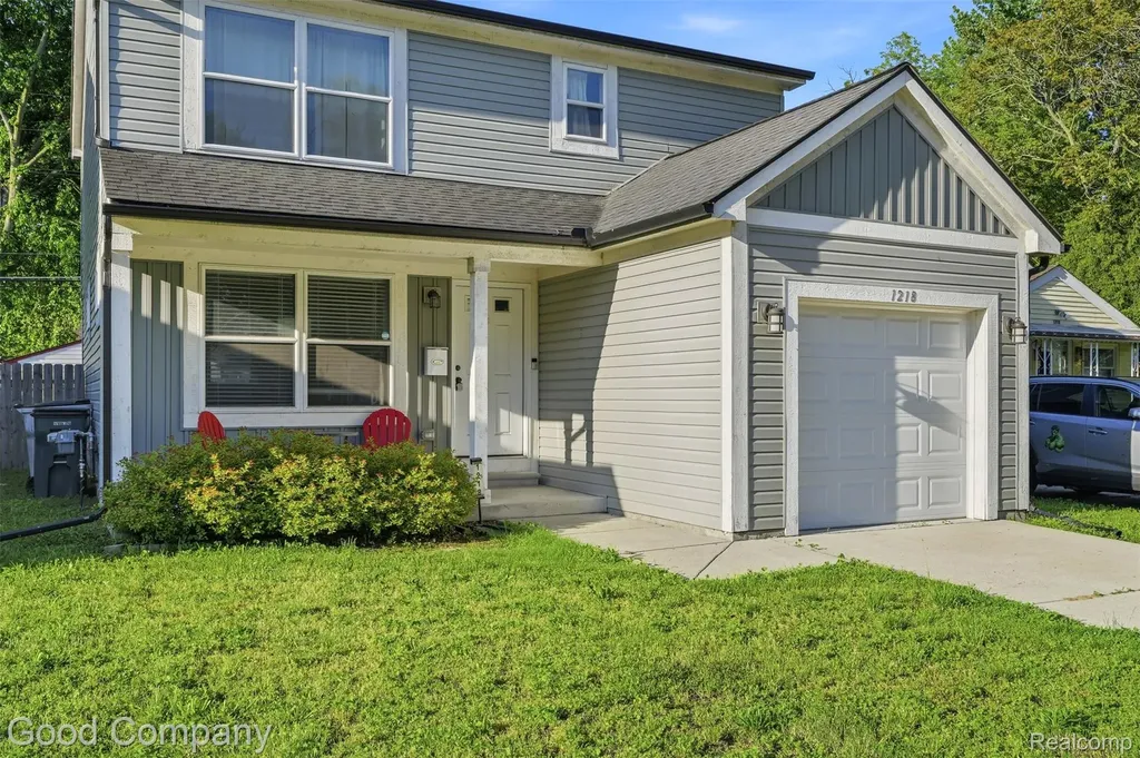 1218 E Bernhard Avenue Hazel Park City MI 48030