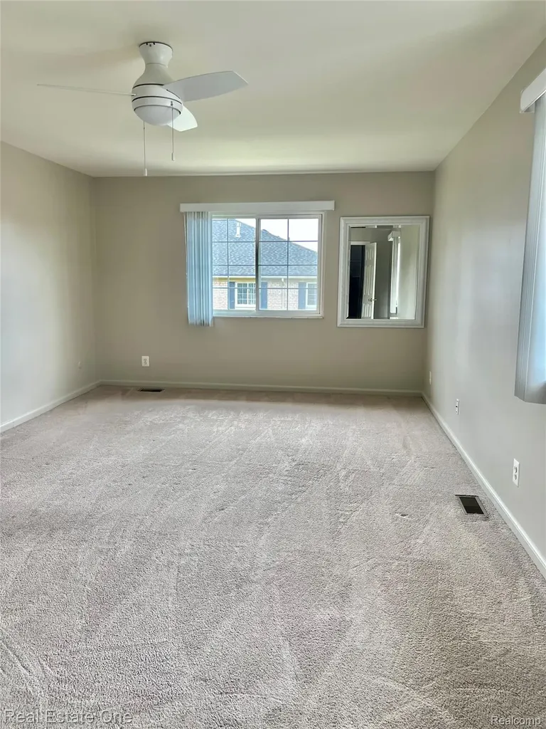 6121 Orchard Lake West Bloomfield Charter Township MI 48322