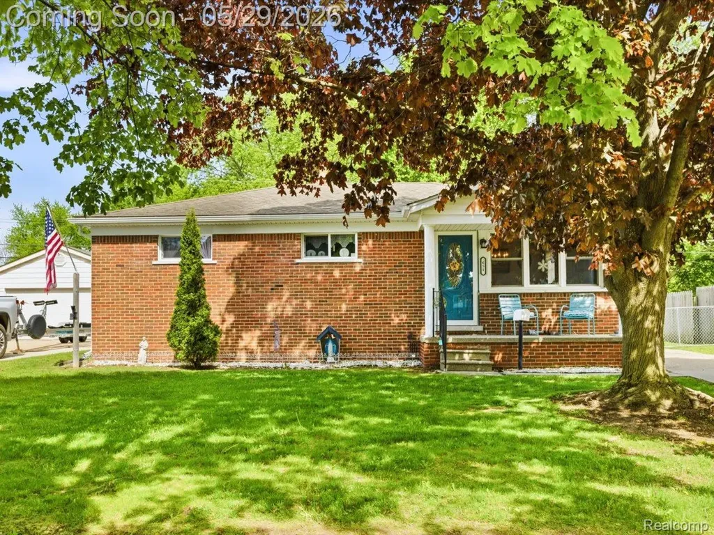 651 Carolina Avenue Marysville City MI 48040