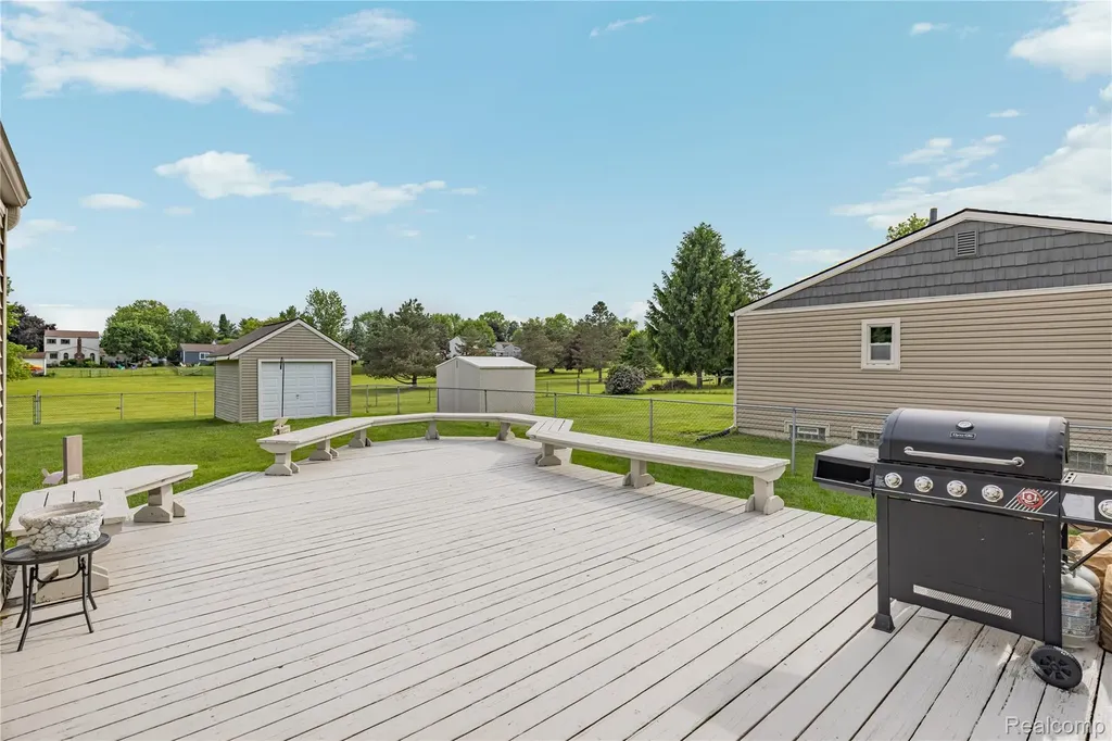 3553 Loon Lake Road Wixom City MI 48393