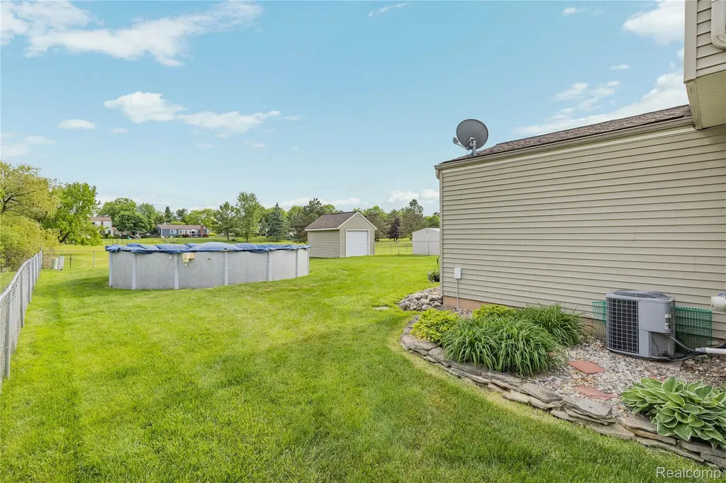 3553 Loon Lake Road Wixom City MI 48393