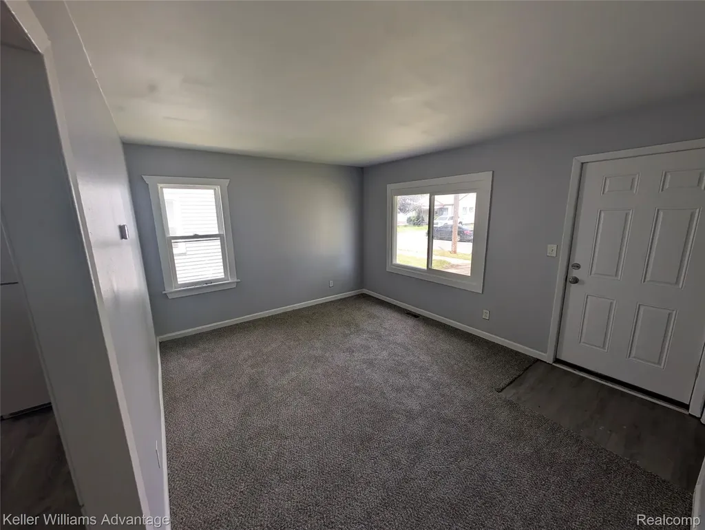 13076 Sherman Avenue Warren City MI 48089