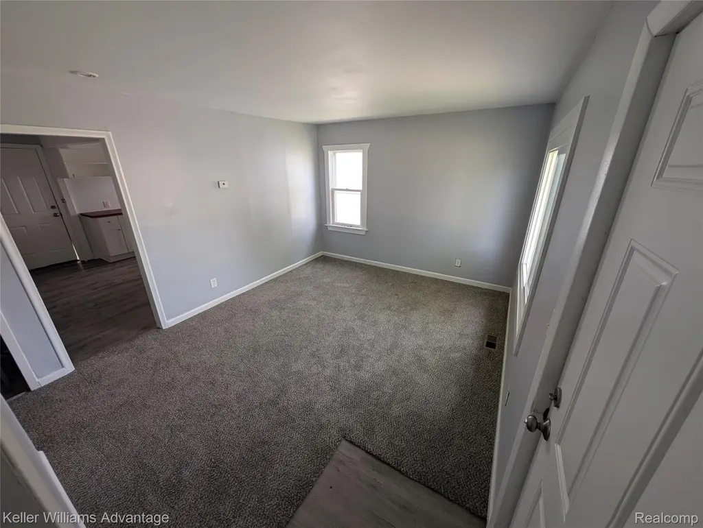 13076 Sherman Avenue Warren City MI 48089
