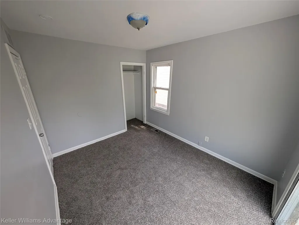 13076 Sherman Avenue Warren City MI 48089