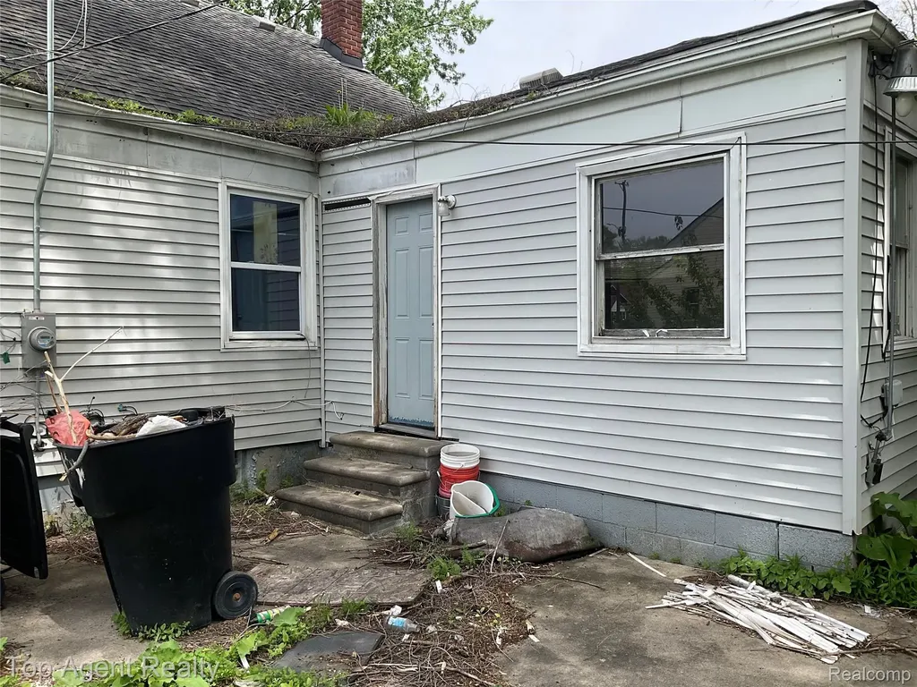 15220 Tacoma Street Detroit City MI 48205