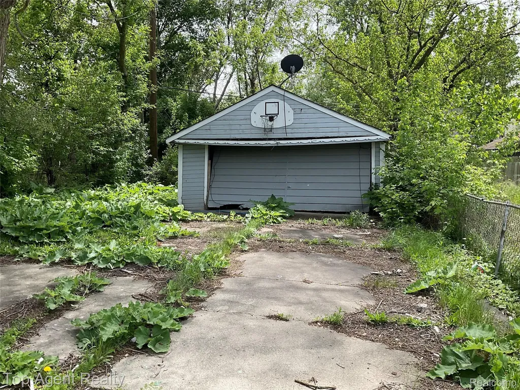 15220 Tacoma Street Detroit City MI 48205