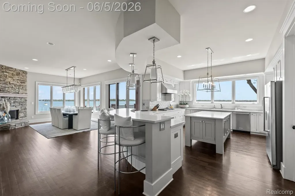 28195 Elba Drive Grosse Ile Township MI 48138
