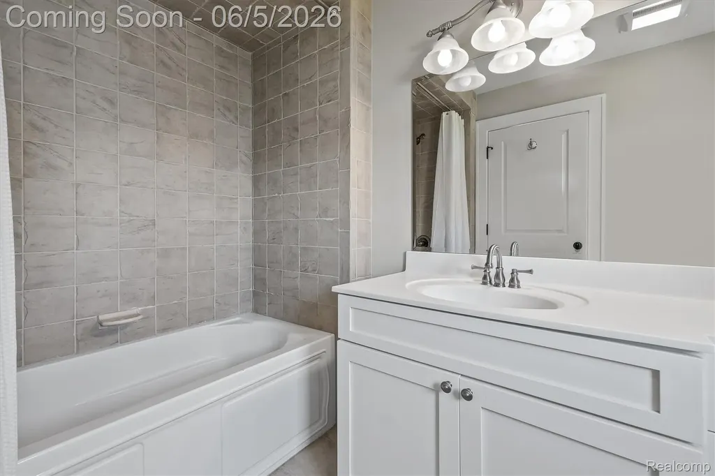 28195 Elba Drive Grosse Ile Township MI 48138