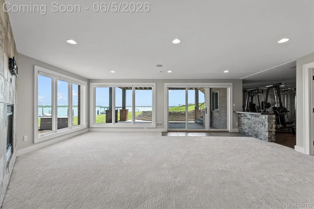 28195 Elba Drive Grosse Ile Township MI 48138