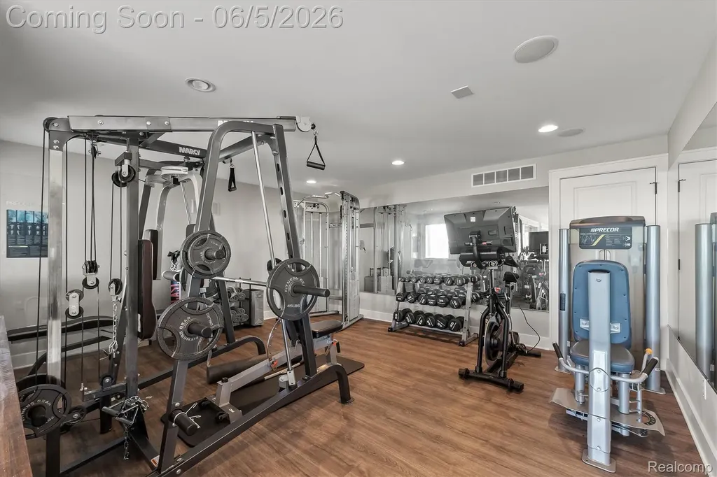 28195 Elba Drive Grosse Ile Township MI 48138