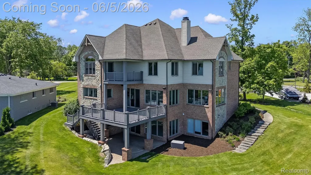 28195 Elba Drive Grosse Ile Township MI 48138