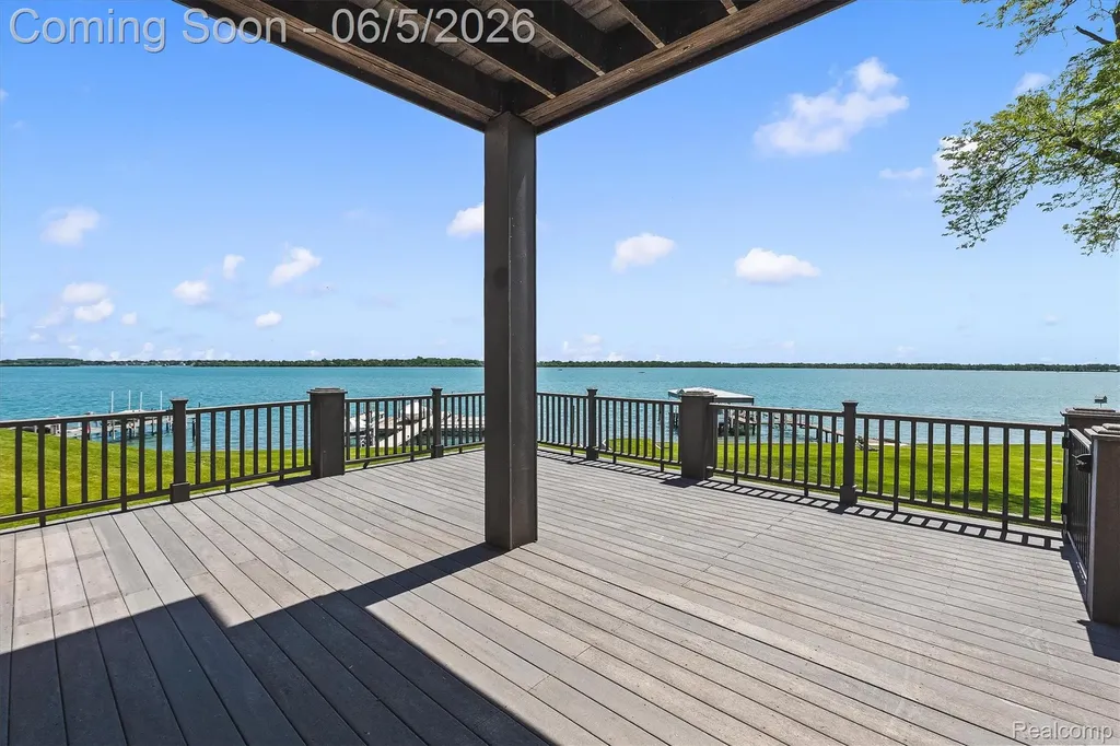 28195 Elba Drive Grosse Ile Township MI 48138