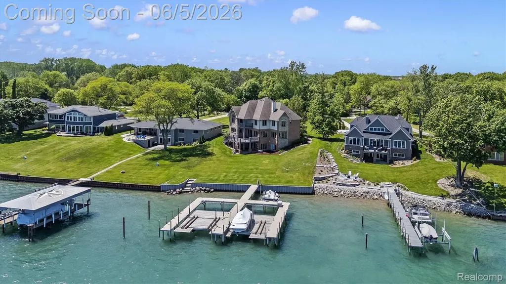 28195 Elba Drive Grosse Ile Township MI 48138