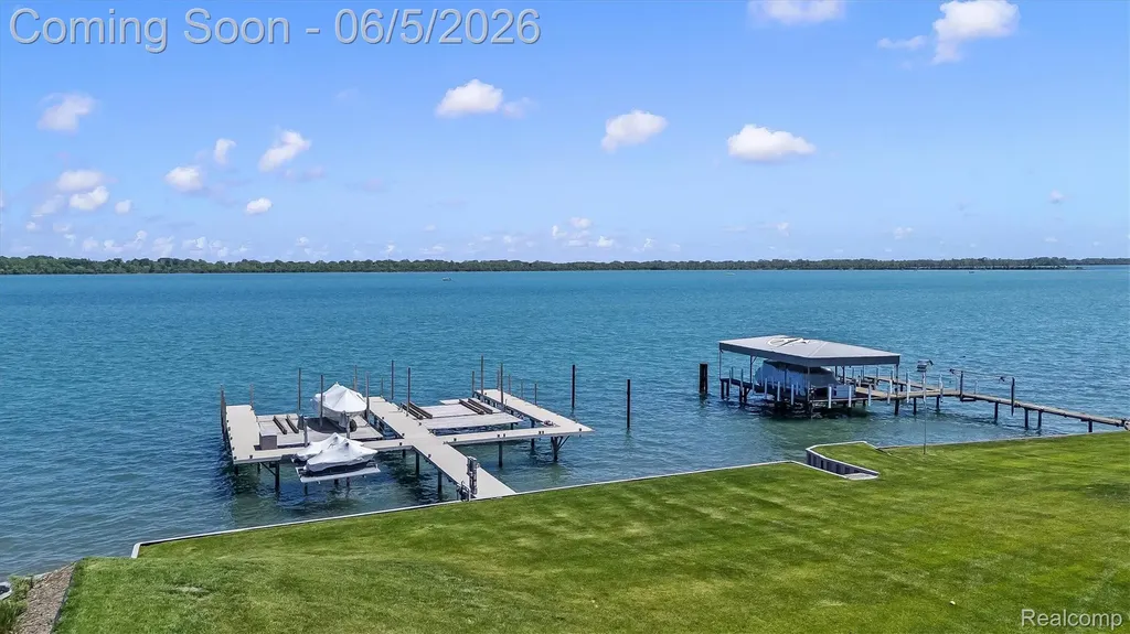 28195 Elba Drive Grosse Ile Township MI 48138