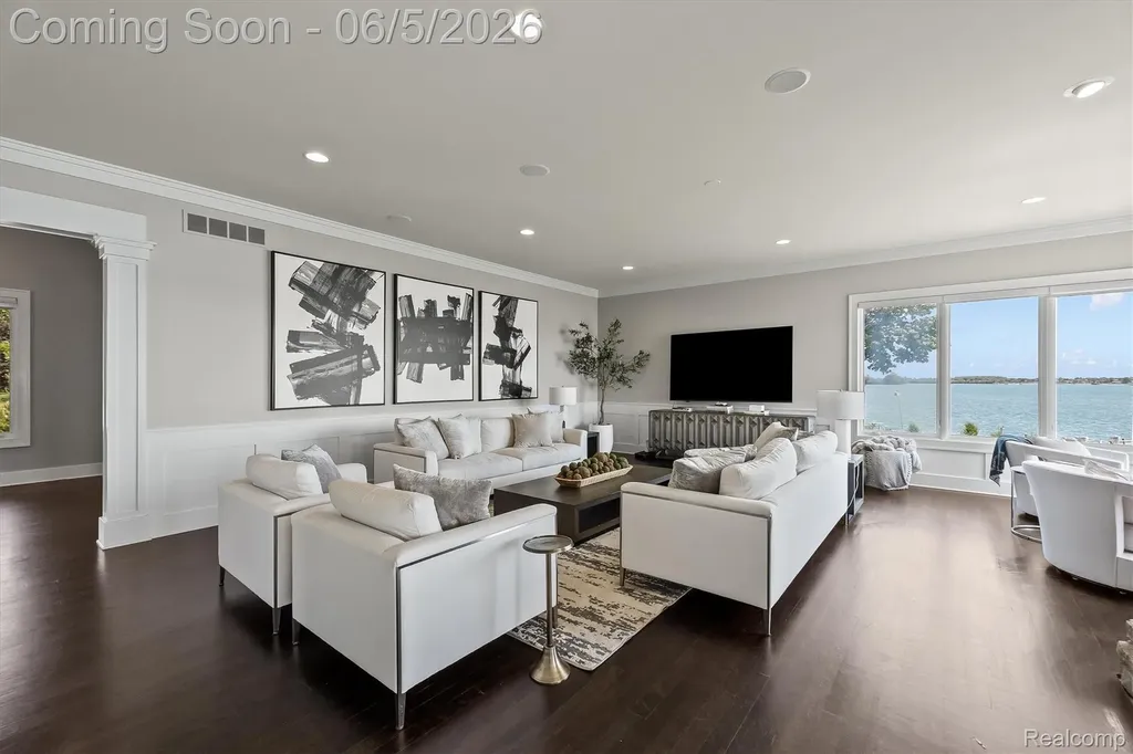 28195 Elba Drive Grosse Ile Township MI 48138