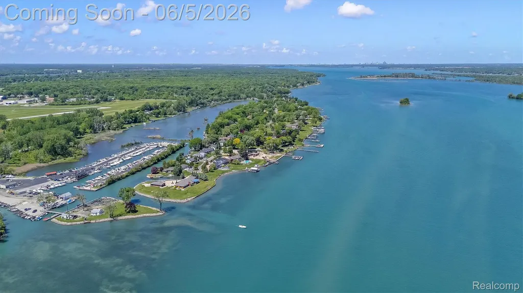 28195 Elba Drive Grosse Ile Township MI 48138