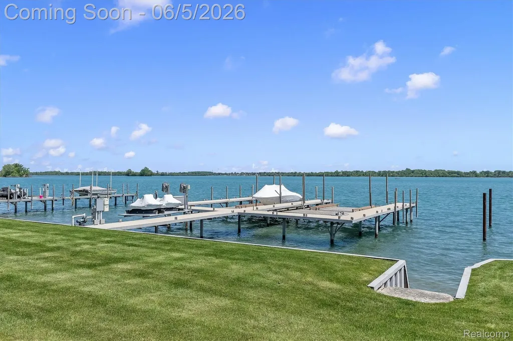 28195 Elba Drive Grosse Ile Township MI 48138
