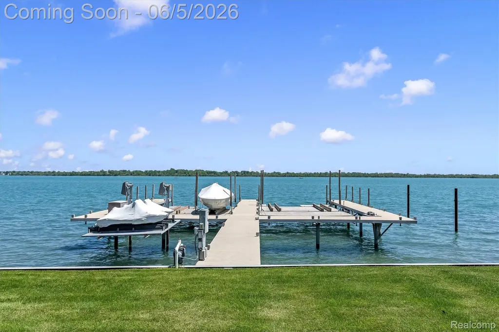 28195 Elba Drive Grosse Ile Township MI 48138