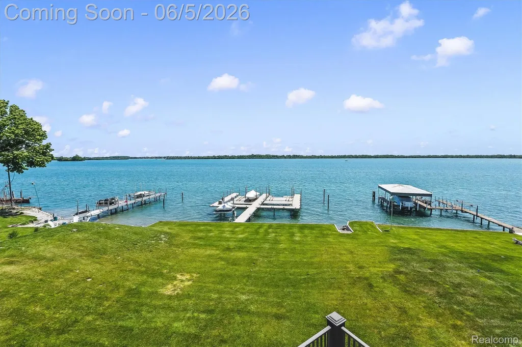 28195 Elba Drive Grosse Ile Township MI 48138
