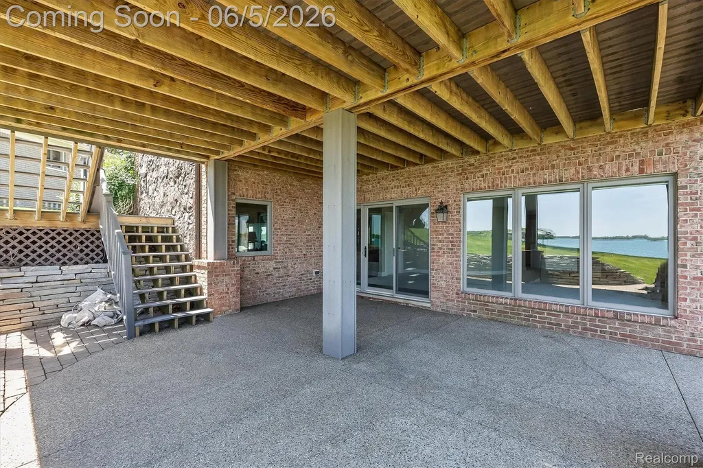 28195 Elba Drive Grosse Ile Township MI 48138