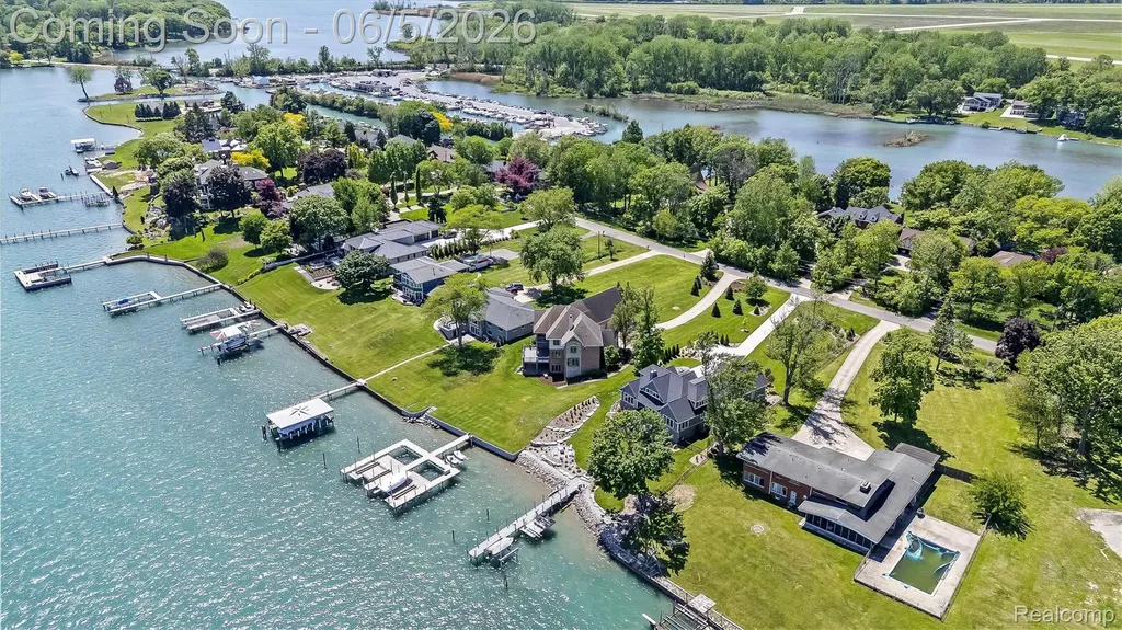 28195 Elba Drive Grosse Ile Township MI 48138
