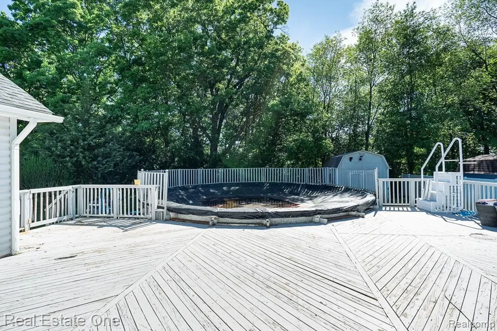 1081 Clearview Drive Oxford Charter Township MI 48371