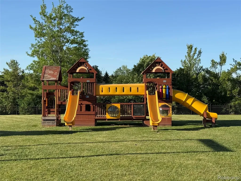 4076 Ash Tree Lane Oceola Township MI 48843