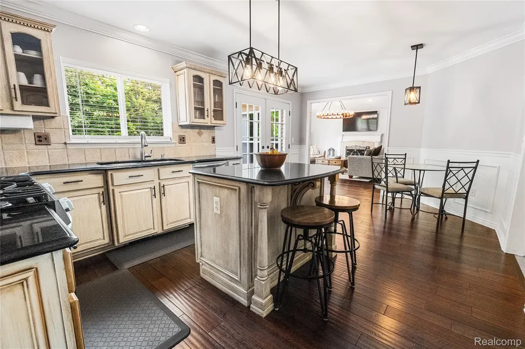 175 Franklin Lake Circle Oxford Charter Township MI 48371