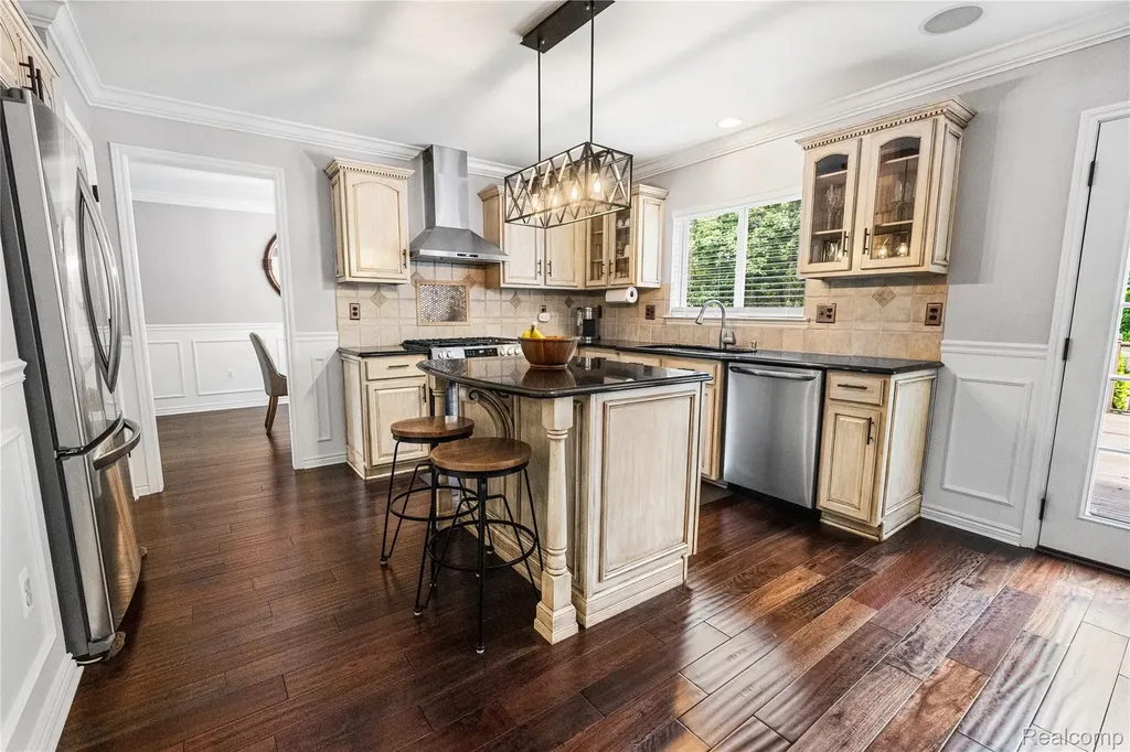 175 Franklin Lake Circle Oxford Charter Township MI 48371