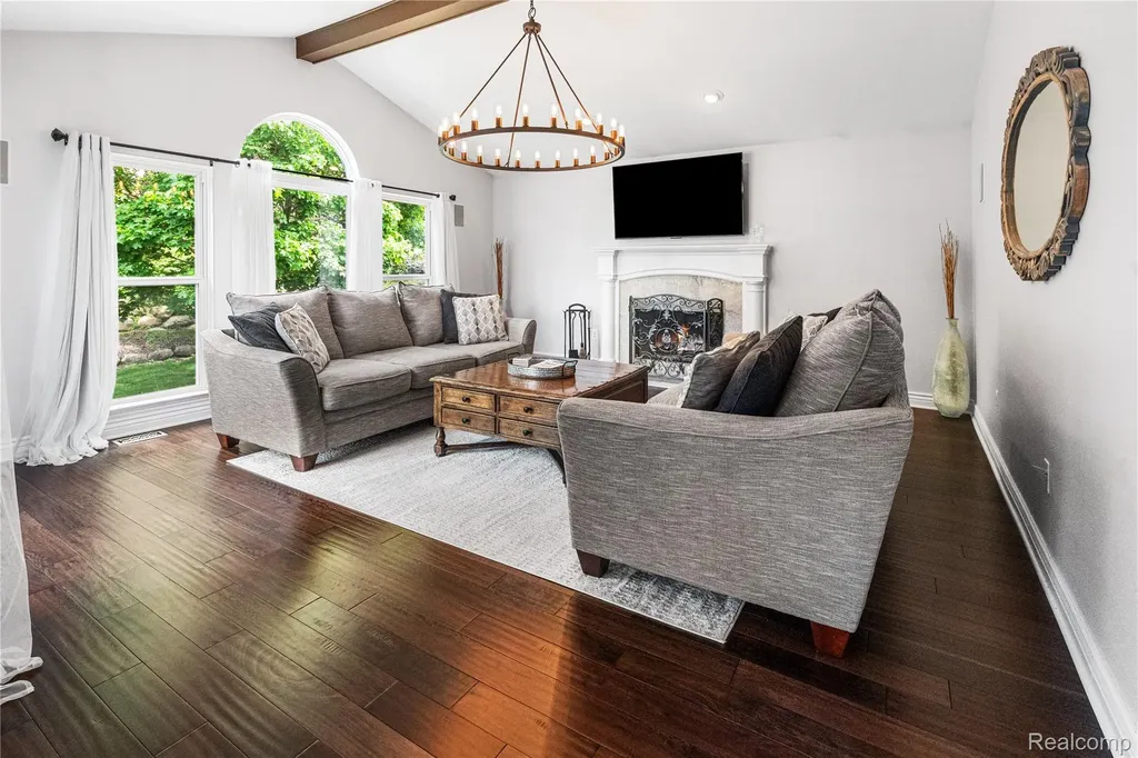 175 Franklin Lake Circle Oxford Charter Township MI 48371