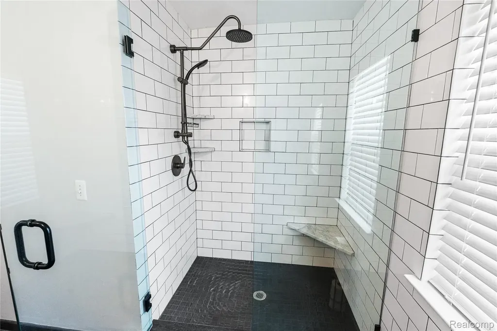 175 Franklin Lake Circle Oxford Charter Township MI 48371