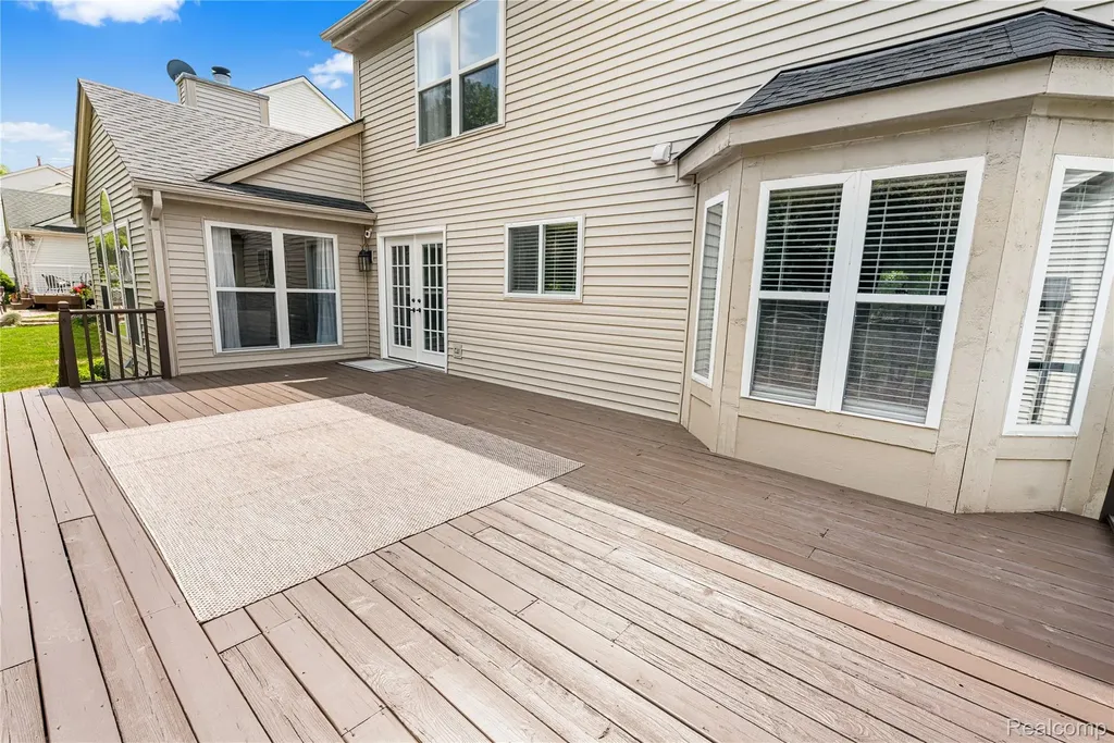 175 Franklin Lake Circle Oxford Charter Township MI 48371