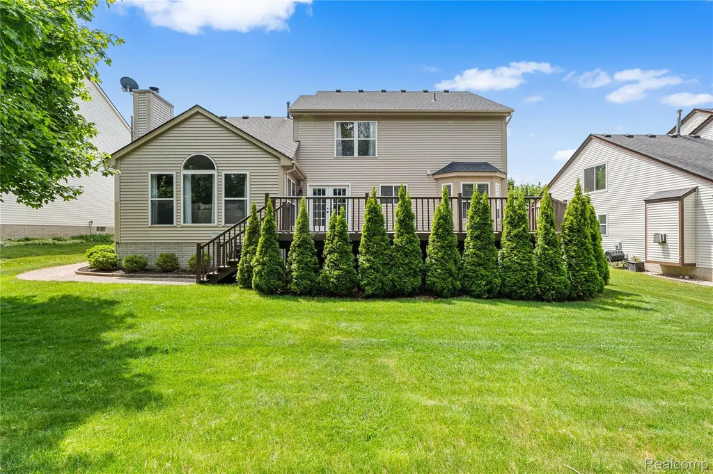 175 Franklin Lake Circle Oxford Charter Township MI 48371