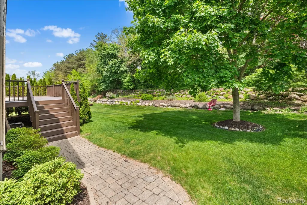 175 Franklin Lake Circle Oxford Charter Township MI 48371