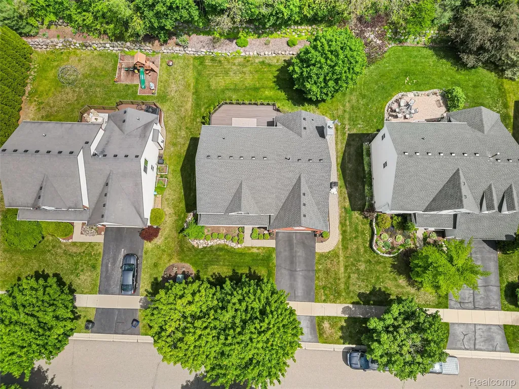 175 Franklin Lake Circle Oxford Charter Township MI 48371