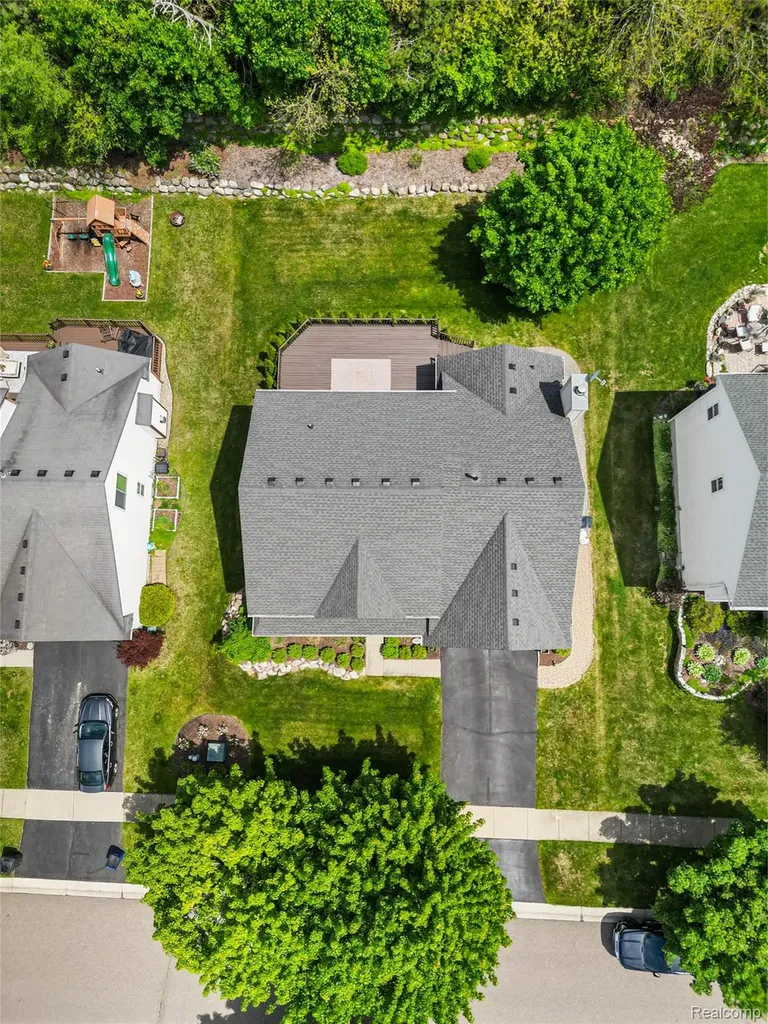 175 Franklin Lake Circle Oxford Charter Township MI 48371