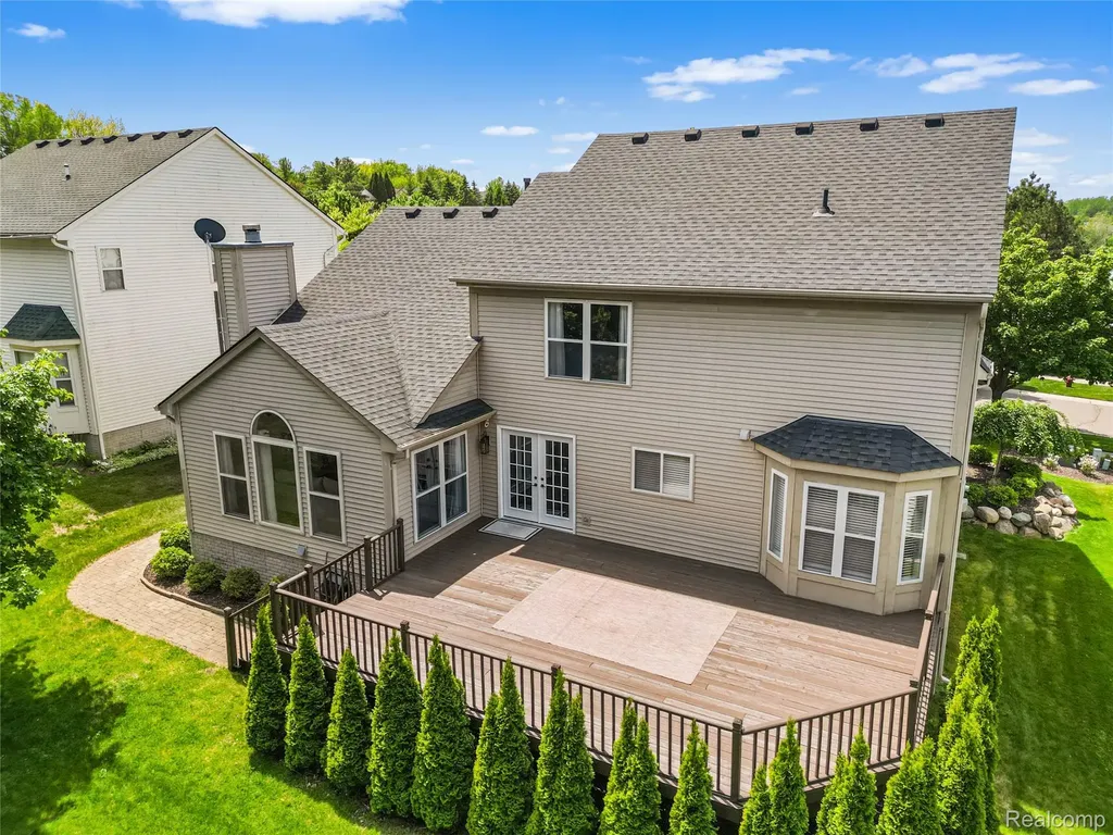 175 Franklin Lake Circle Oxford Charter Township MI 48371