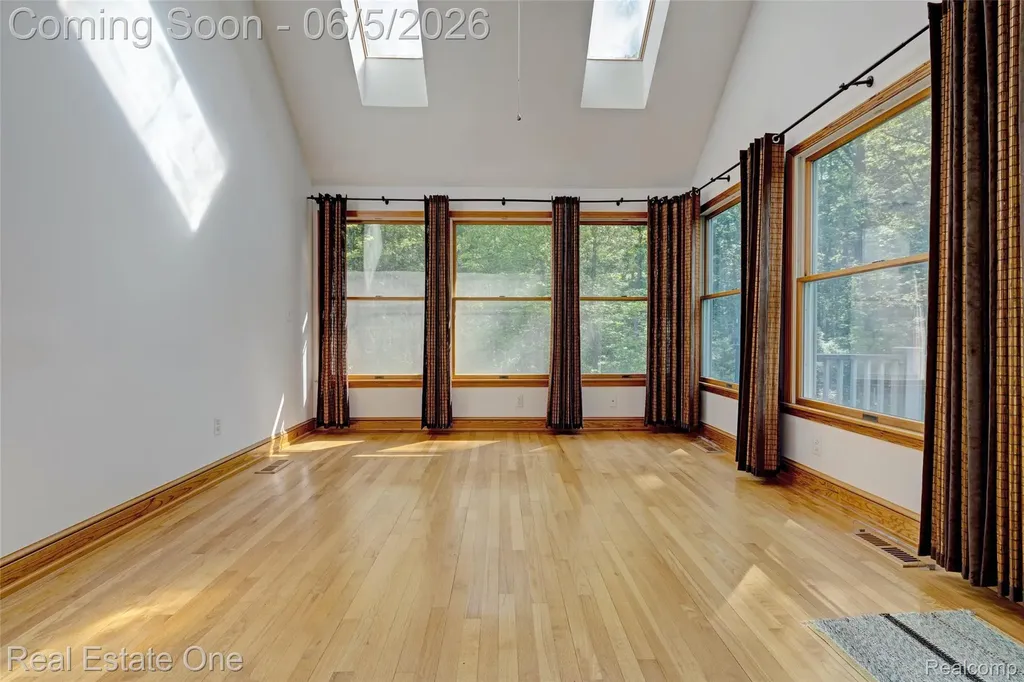 709 Bald Eagle Lake Road Brandon Charter Township MI 48462