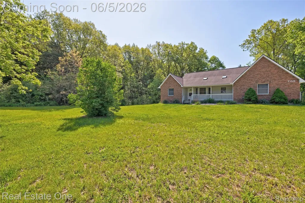 709 Bald Eagle Lake Road Brandon Charter Township MI 48462