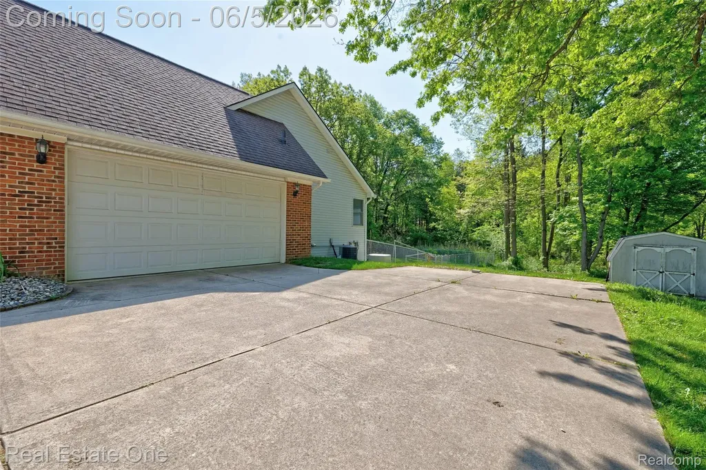 709 Bald Eagle Lake Road Brandon Charter Township MI 48462