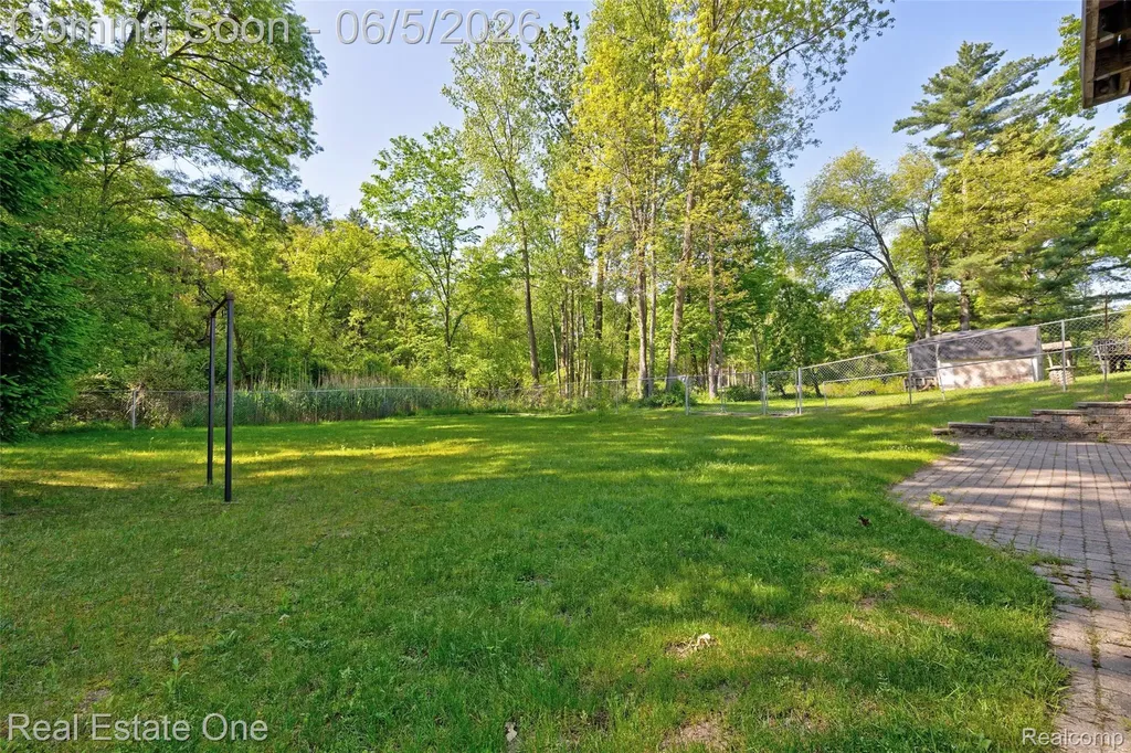 709 Bald Eagle Lake Road Brandon Charter Township MI 48462