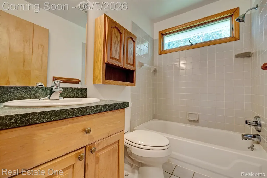 709 Bald Eagle Lake Road Brandon Charter Township MI 48462