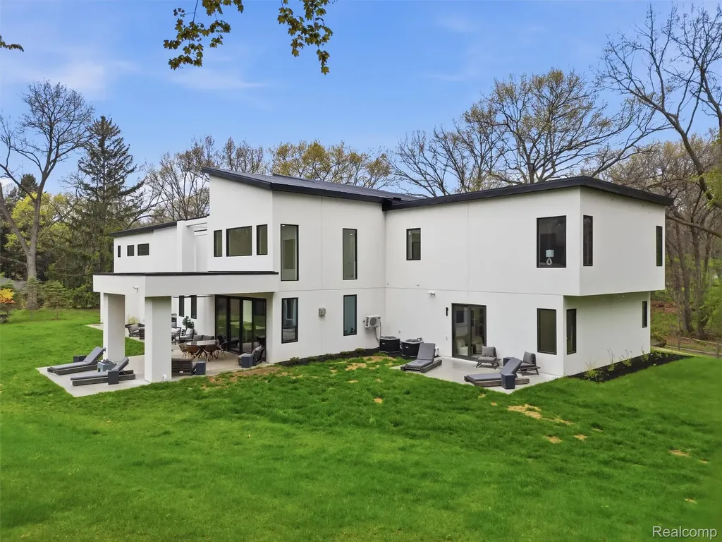 1715 Lone Pine Road Bloomfield Hills City MI 48302