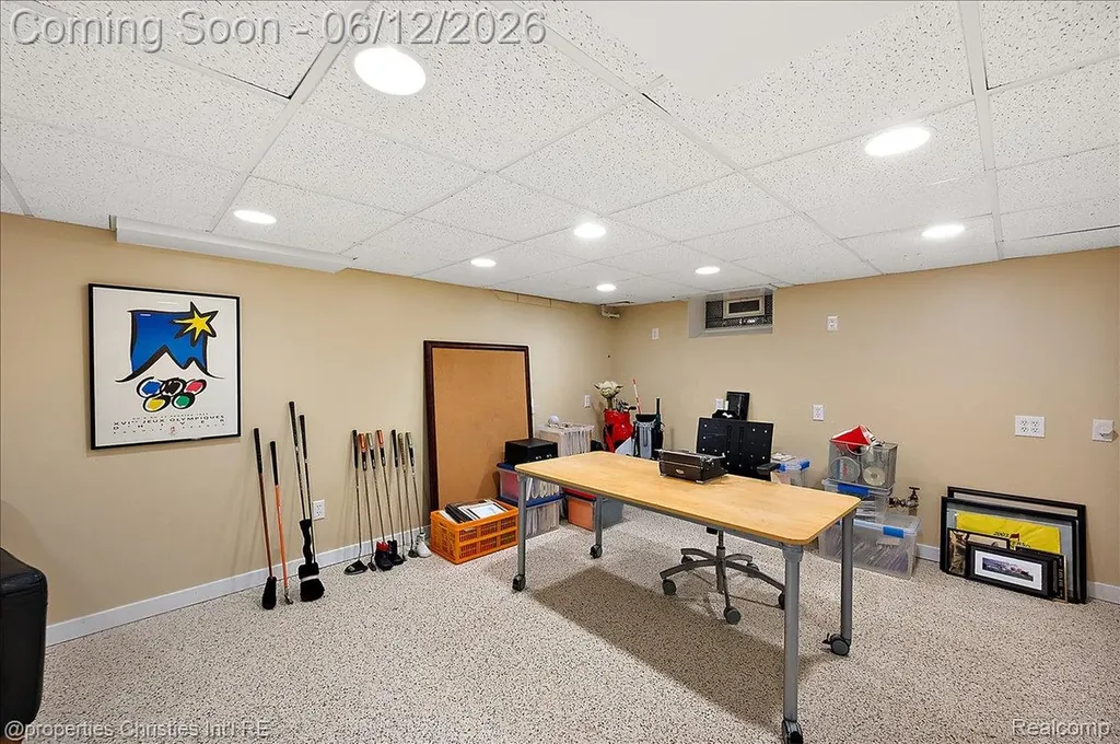 135 Clifton Road Bloomfield Hills City MI 48301
